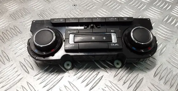 Skoda Octavia Mk2 (1Z) Climate control unit 3T0907044BK 5HB00974974