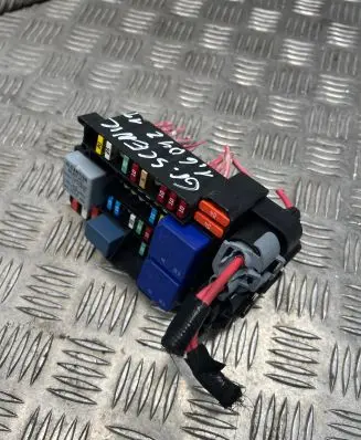 Renault Scenic III - Grand scenic III Fuse module