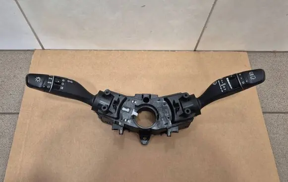 Hyundai Tucson TL Wiper turn signal indicator stalk/switch 93404D7962