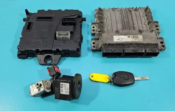 Renault Master III Engine control unit/module ECU 237105093R IMPRK1529717