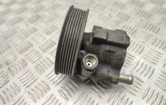 Opel Vivaro Power steering pump 8200024738 8200712890 8200357347