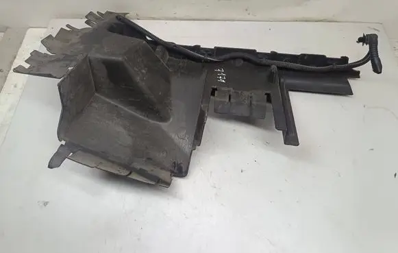 Peugeot 5008 Intercooler air guide/duct channel 9670111980