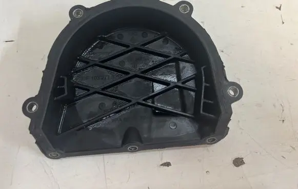 Volkswagen Polo V 6R Timing belt guard (cover) 03F103277B