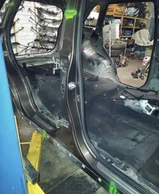 KIA Sorento Pillar (middle) NOCODE