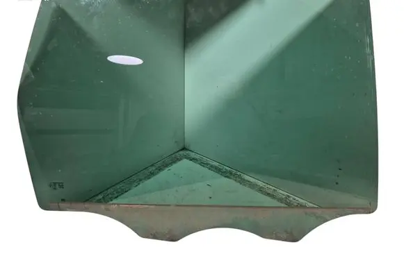 Volkswagen Touareg II Rear door window glass DOT39M445AS3 43R005013 E000189