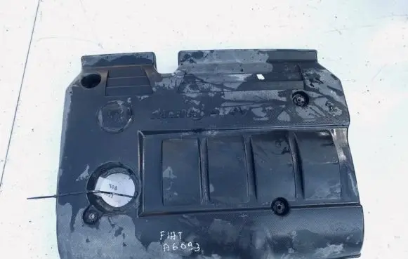 Fiat Bravo Engine cover (trim)