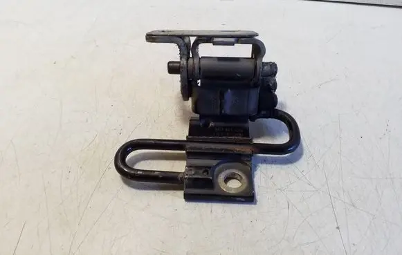 Audi A6 S6 C6 4F Front door lower hinge 8E0831411B