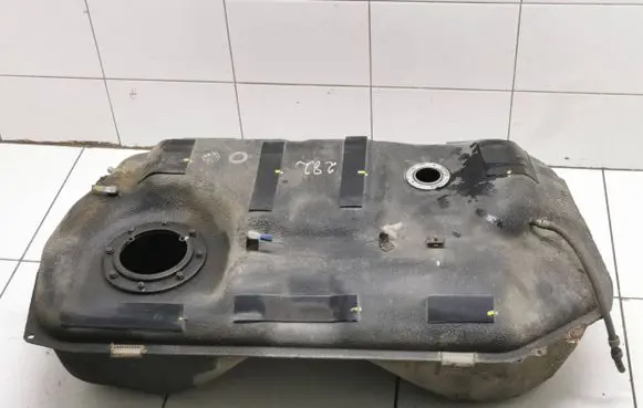 Suzuki Grand Vitara II Fuel tank 