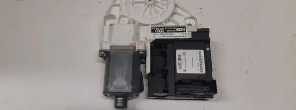 Audi A3 S3 8P Front door window regulator motor 8P0959802H