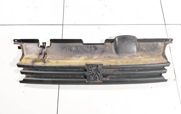 Peugeot 405 Front grill 9602133680 22626