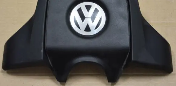 Volkswagen Touareg II Engine cover (trim) 7P0103926