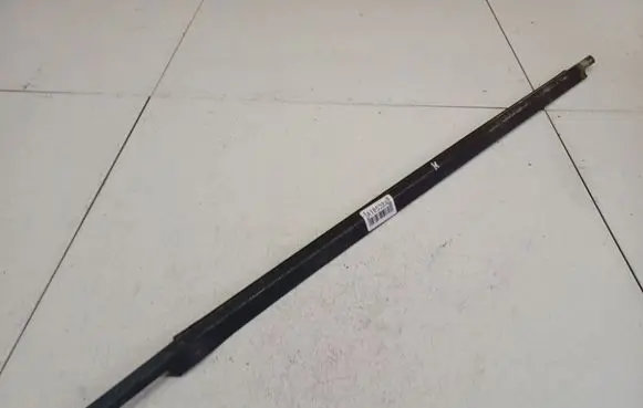 Ford Mondeo Mk III Front door glass trim molding 