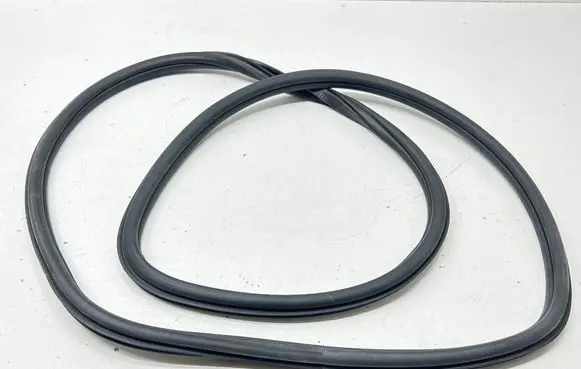 Volkswagen PASSAT B8 USA Front door rubber seal 561867912C