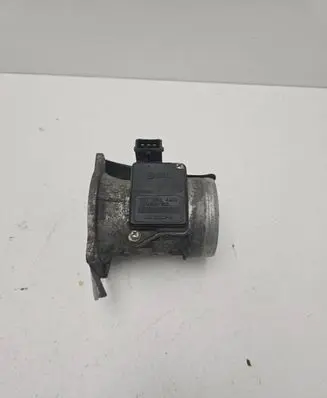 Audi A4 S4 B5 8D Mass air flow meter 037906461B AFH6010A