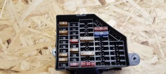 Volkswagen PASSAT B6 Fuse module 3C2941823