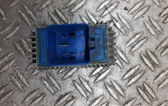 Opel Zafira B Glow plug pre-heat relay