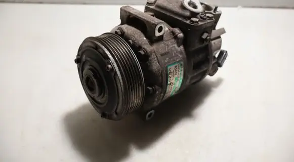 Volkswagen Golf V Air conditioning (A/C) compressor (pump)