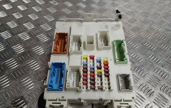 Volvo V40 Fuse box set 31394963 3554251201 963106018H