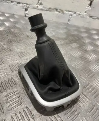Renault Megane III Gear lever shifter trim leather/knob