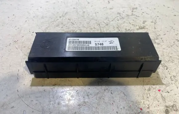 Chevrolet Cruze Fuse box set P13505748