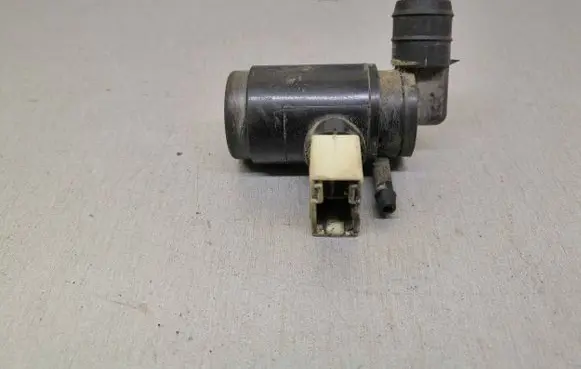 Toyota Yaris Windscreen/windshield washer pump