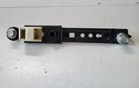 Hyundai Santa Fe Seat belt height adjuster 
