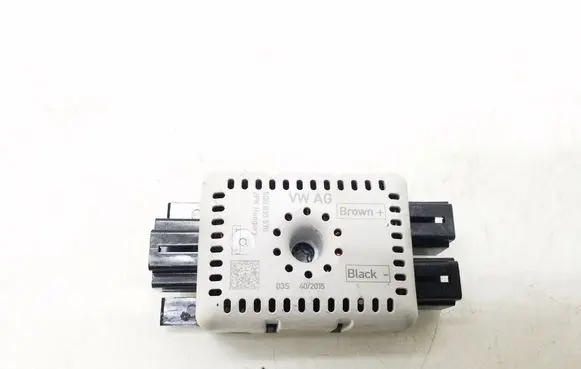 Volkswagen Touran III Aerial antenna amplifier 5Q0035570