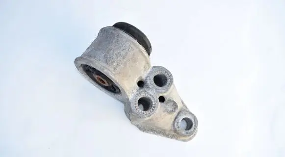 Audi A6 S6 C5 4B Rear axle beam mounts housing 4B0501522E 8E0501522H 8E0501521H
