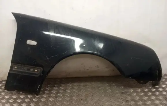 Mercedes-Benz E W210 Fender