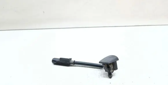 Windshield washer spray nozzle