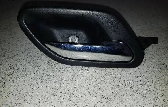 BMW 5 E39 Front door interior handle 8226050