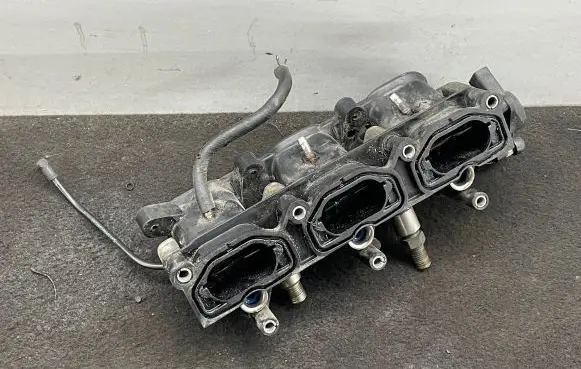 Audi A6 S6 C6 4F Intake manifold 06E133110H 06E130090
