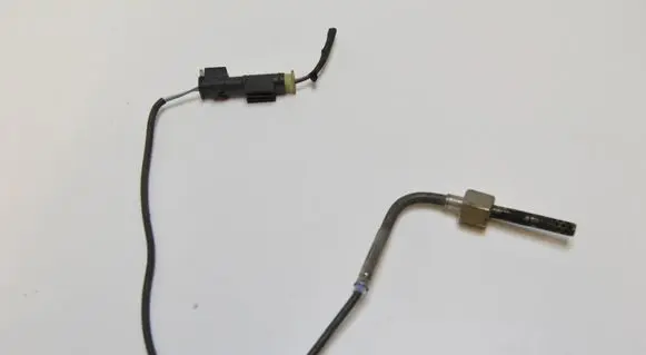 Mercedes-Benz Sprinter W906 Oil temperature sensor A0071537528