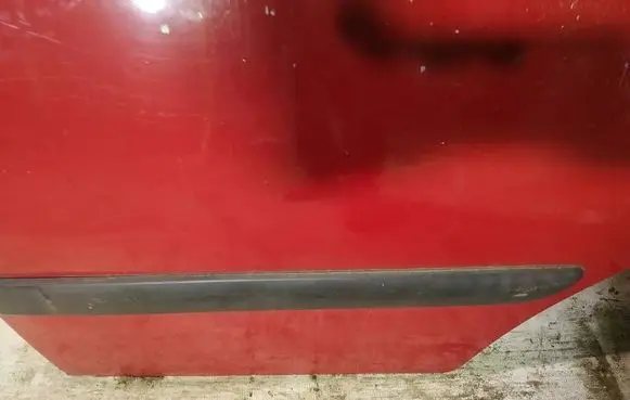 Rear door trim (molding)