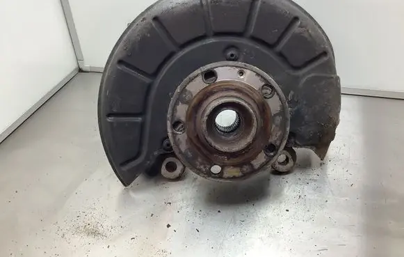 Volkswagen Touran II Front wheel hub 