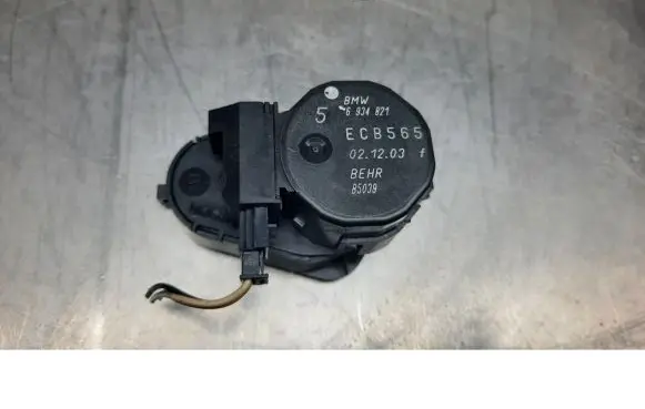BMW X3 E83 Coolant heater control valve 