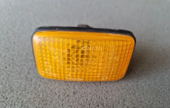 Front fender indicator light