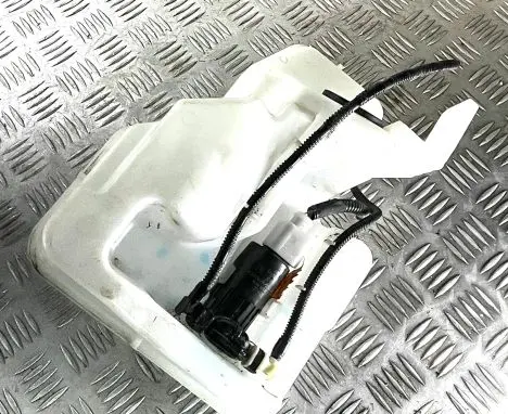 Windshield washer fluid reservoir/tank