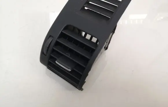 Suzuki Grand Vitara I Dashboard side air vent grill/cover trim 7364054J00