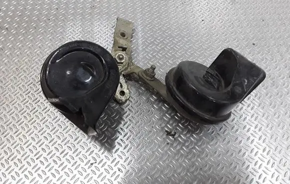 Audi A4 S4 B7 8E 8H Horn signal E9703881157