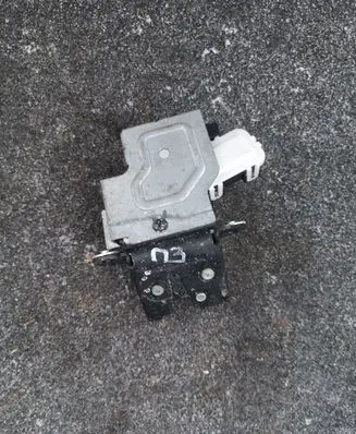 Mazda 3 II Tailgate/trunk/boot lock/catch/latch