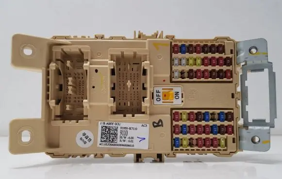 Hyundai i10 Fuse module 91950K7110 91950K8900