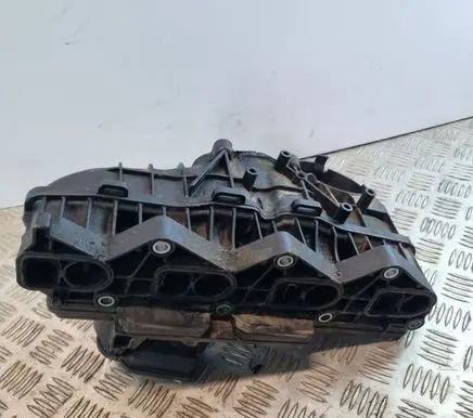 Mercedes-Benz C W204 Intake manifold A646098002