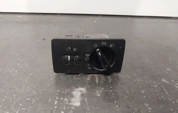 Skoda Fabia Mk1 (6Y) Light switch 6Y1941531N