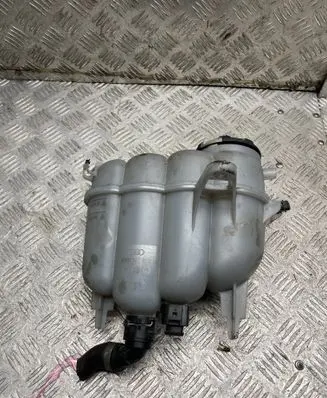 Audi A4 S4 B9 8W Coolant expansion tank/reservoir 8W0121405G