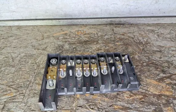 Volkswagen Transporter - Caravelle T5 Fuse module 7H0937550A 586440 7H6970187FF