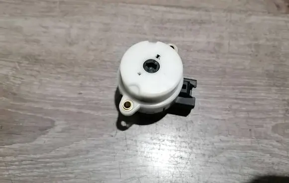Volvo V70 Ignition lock contact 8645228