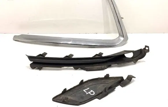 Mazda CX-9 Front bumper lower grill 