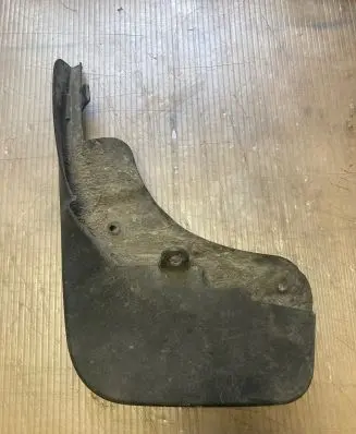 Volkswagen PASSAT CC Front mudguard 3C8075111
