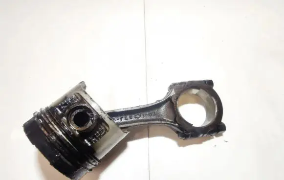 Nissan Almera Piston with connecting rod 57J1